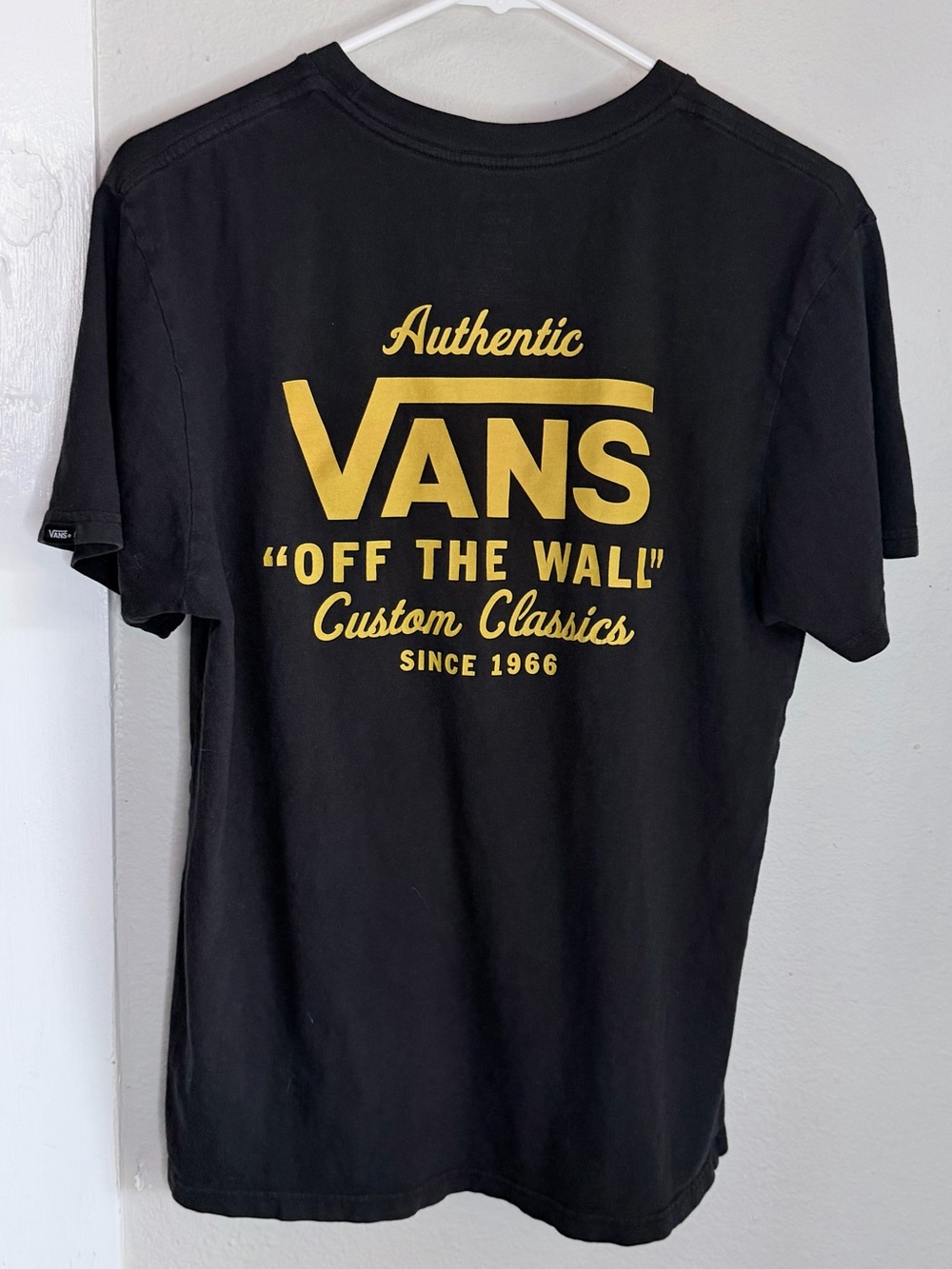 Vans Off The Wall Classic Black Yellow Logo T-shirt Men Medium